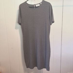 Nordstrom Gray Short Sleeve Tee Dress Size Large Sheath Very Good Condition